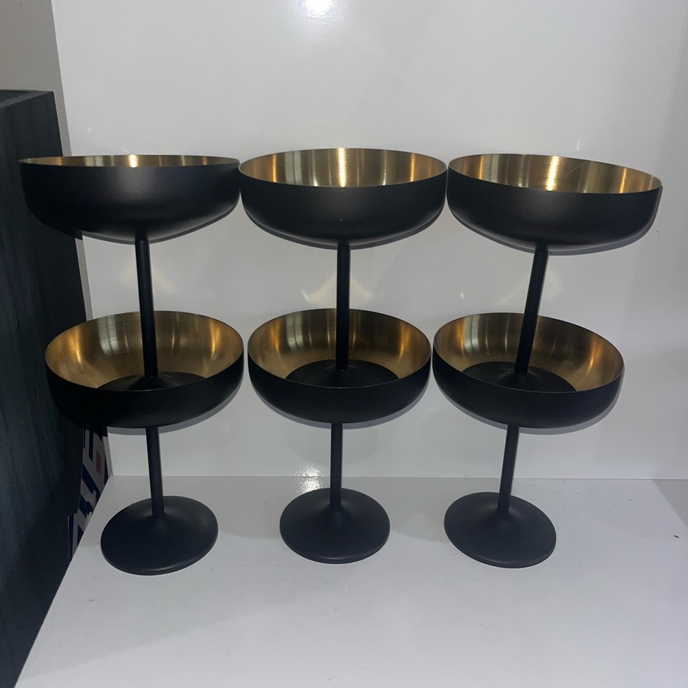 Six Black and gold goblets - 10.2 oz